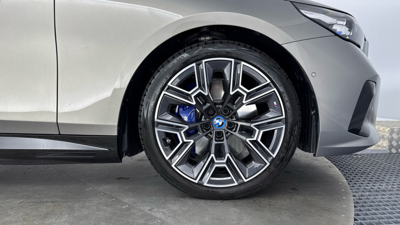 BMW i5 250kW eDrive40 M Sport 84kWh 5dr Auto Electric Estate